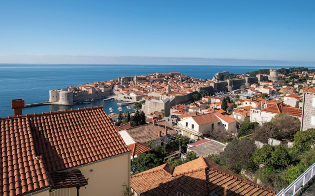 Adriatic View Apartment by DuHomes