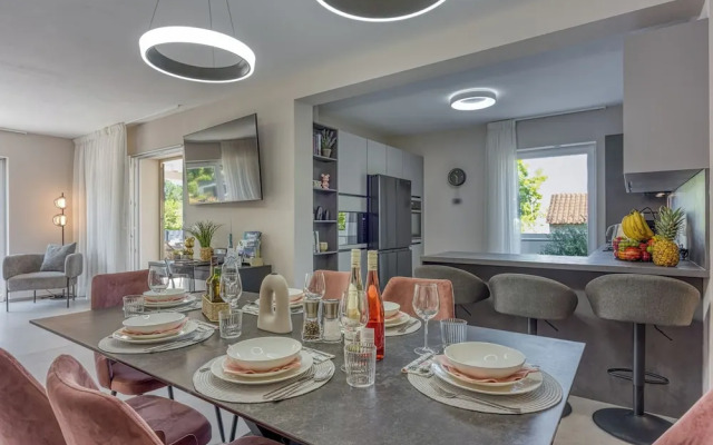 Villa Aria With Heated Pool and Whirlpool