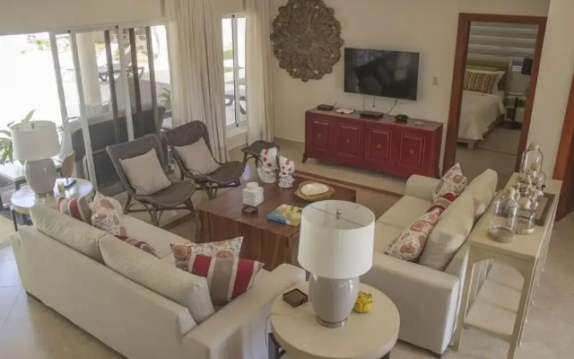 Private two Story Villa With Guest House