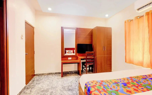 Fabhotel Ecr’S Royal Elite