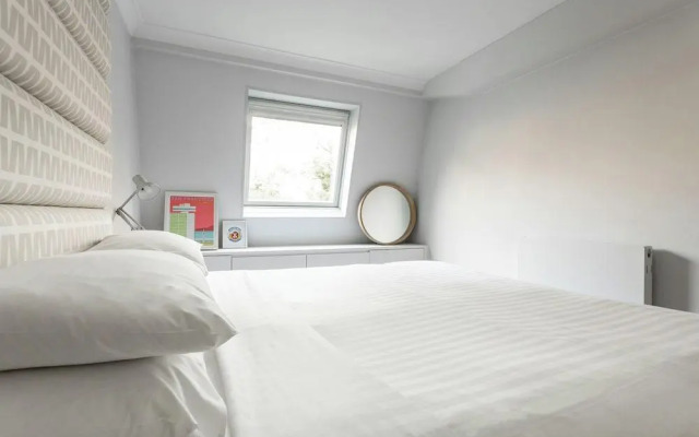 Talbot Road VI by Onefinestay