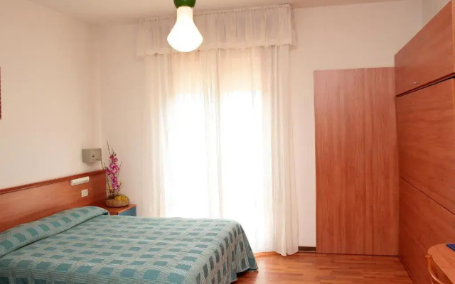 Hotel Midi
