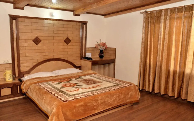 OYO 10692 Hotel Shubham