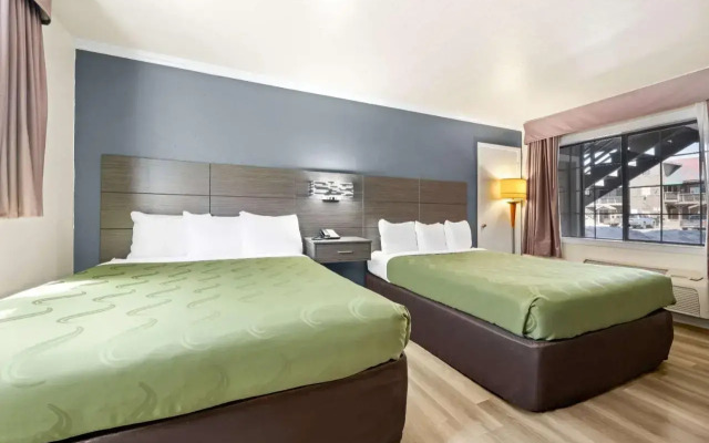Econo Lodge Inn & Suites South Lake Tahoe