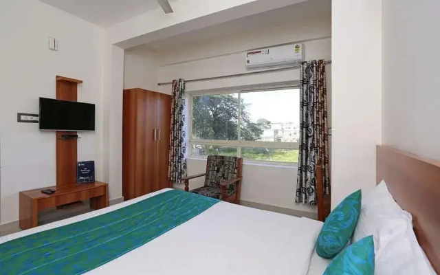 Hotel Le Comforts By OYO Rooms
