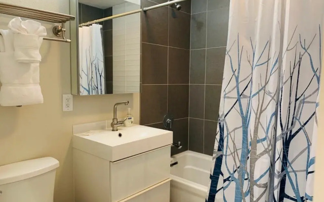 Family-Friendly, Fireside Nest Near Old Town!