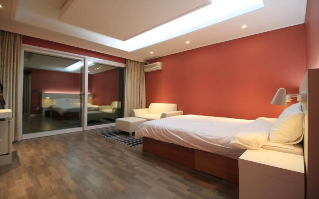 Donghae Motel and Pension