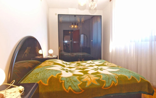 Apartment 1586