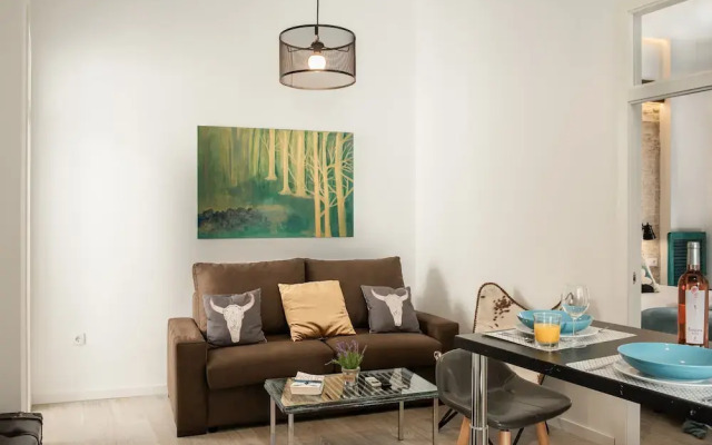 Acanthus Suites