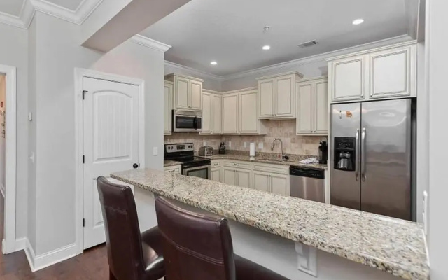 306 Reserve by Hodnett Cooper