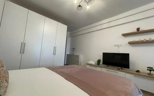 Studio Near Palas Mall