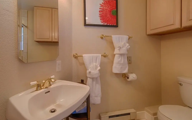 Beachside Villa Suites and Vacation Rentals