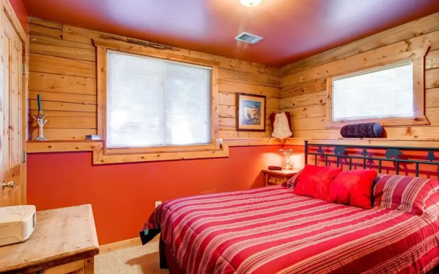 597 Deerpath 3 Br home by RedAwning