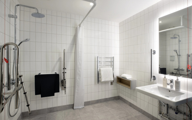 Leonardo Hotel Bristol City