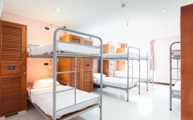 Hostel at 8 Sukhumvit Bangkok