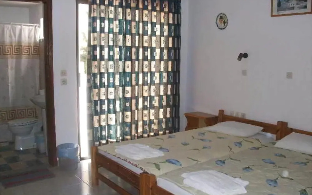 Varelis Family Hotel