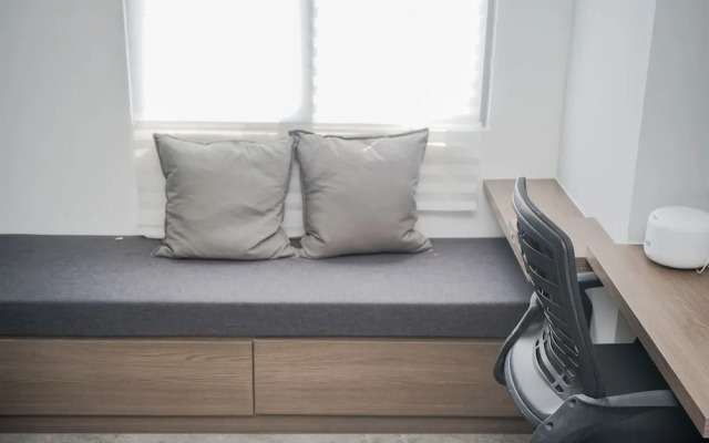 Warm And Simply Studio Room At Urbantown Serpong Apartment