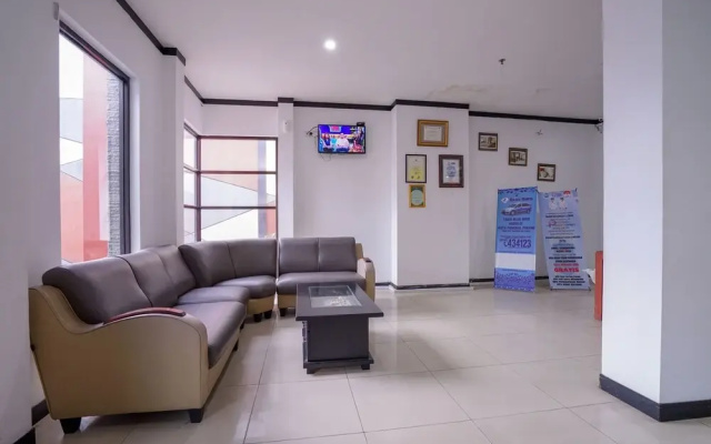 Capital O 2102 Grand Mutiara Hotel