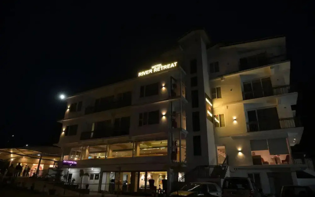 Hotel River Retreat