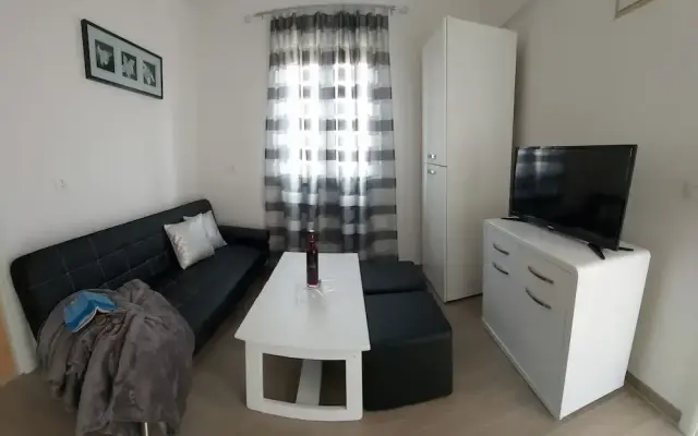Apartments Karlo