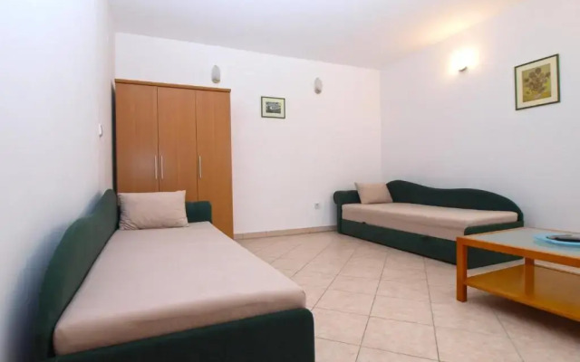 Apartment Alma 1600