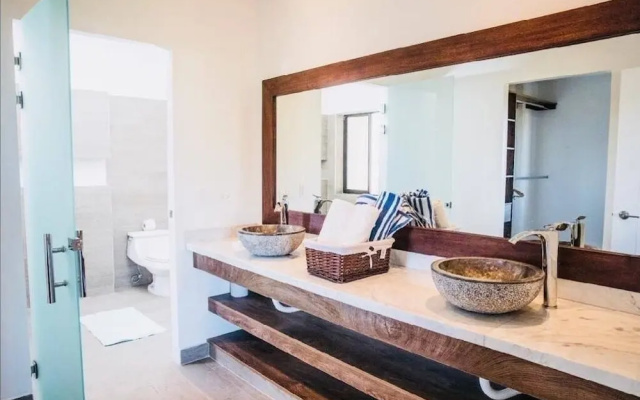 Elegant Oceanview Penthouse - Steps from Jaco Beach & Nightlife