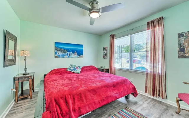 Charming Wilmington Home w/ Screened-in Porch