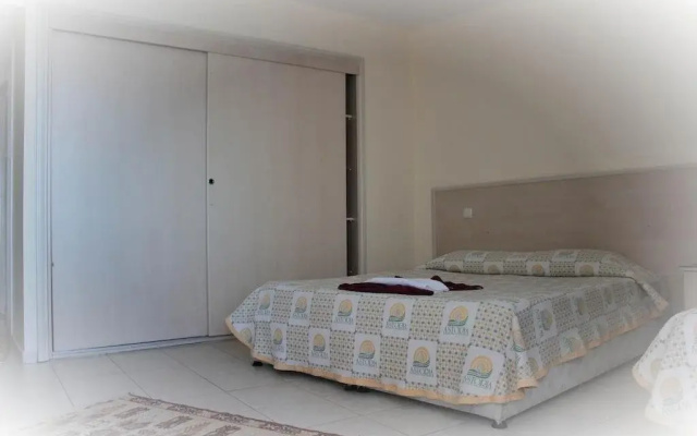 Can Karaburun Hotel