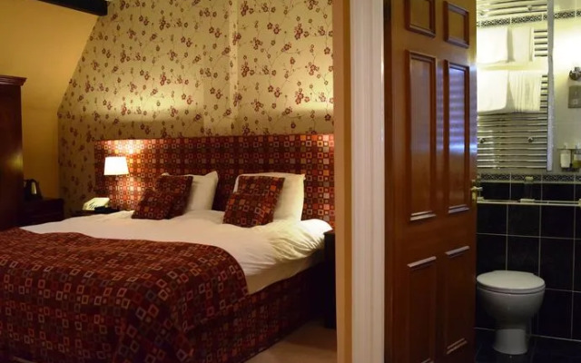 Llansantffraed Court Hotel