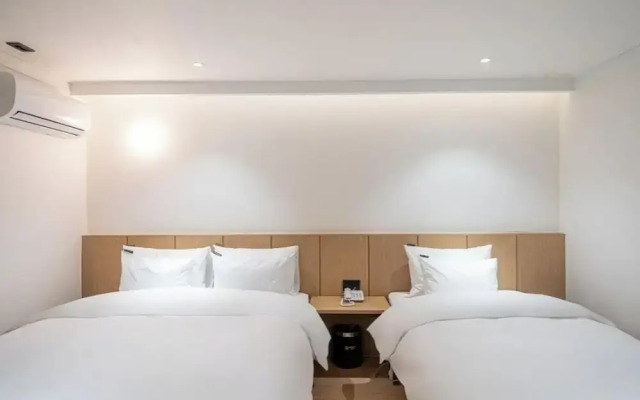Brown Dot Hotel NamGumi