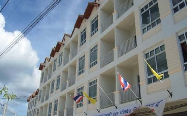 Отель Artha Guesthouse Патонг вид на фасад
