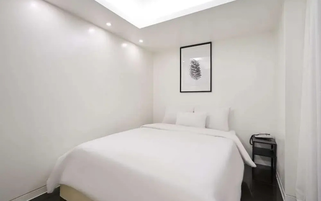 Show Hotel
