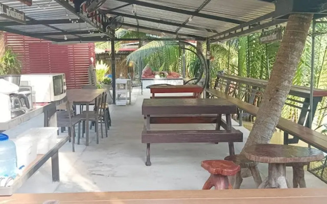 Rim Nam Lomyen Resort