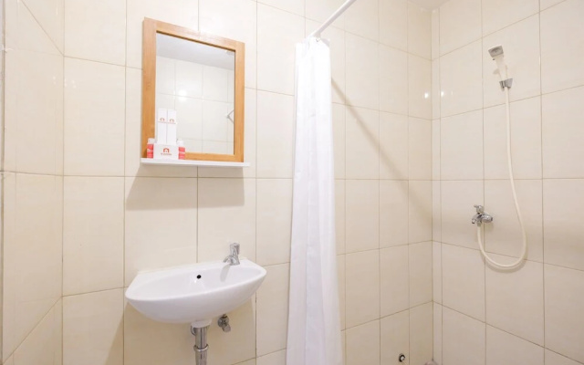 Spacious Bassura City Apartment with Pool View