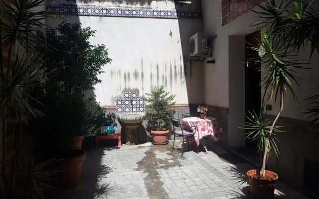 Casa Ròtre in the historic center of Palermo