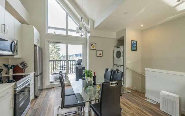 Skyline-Townhouse Combo-AC-Pool-Hot Tub
