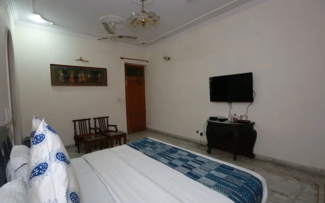 OYO Rooms Vishal Khand 4