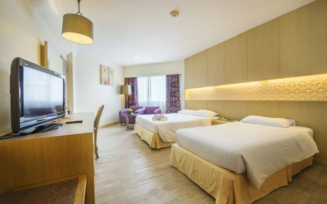 Jomtien Palm Beach Hotel And Resort