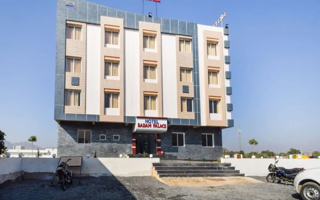 Oyo 27014 Hotel Badam Palace