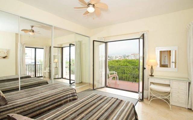 Beachfront Penthouse, Sea/mountain Views, 3 Balconies, Puerto Banus, Marbella