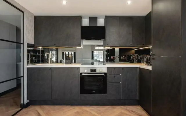 Near Transport - Fireplace - Wifi - Sleeps 2