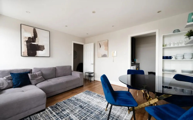 Comfy 2 Bed Flat QCE