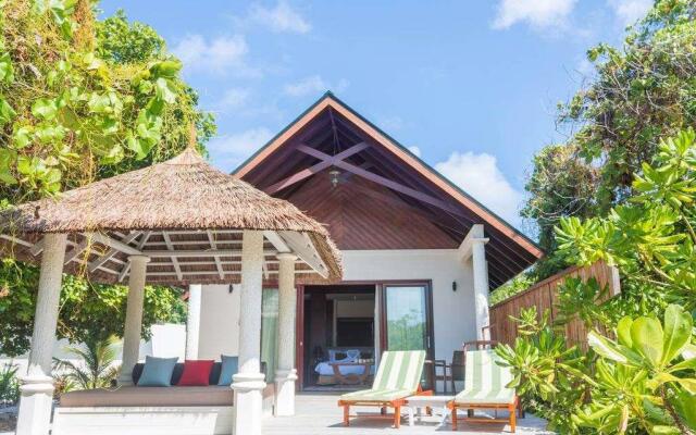 Отель Furaveri Island Resort & Spa вид на фасад
