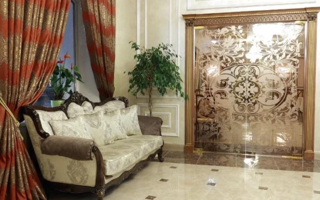 Отель Аристократ