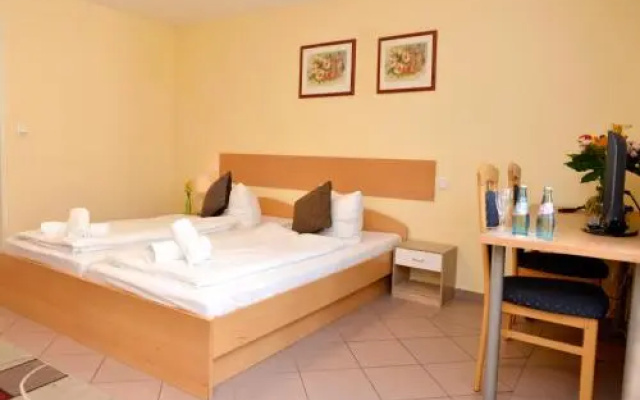 Crown Hotel