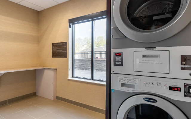 Comfort Inn & Suites Schenectady - Scotia
