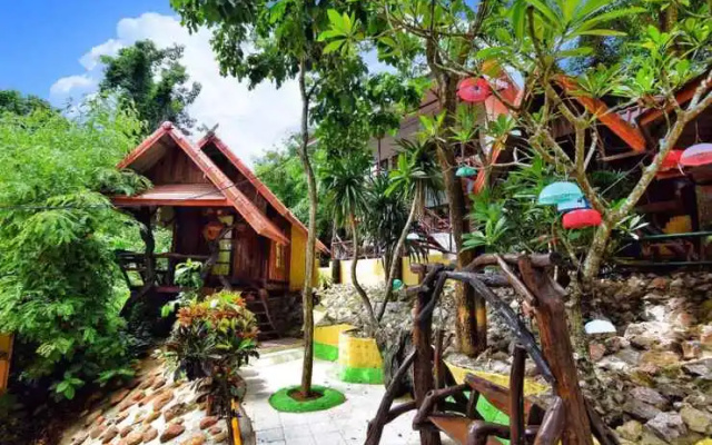 Baan Poompruk Resort