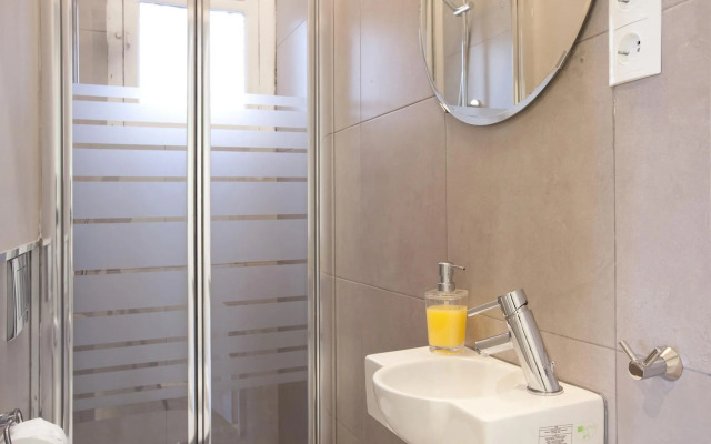 SOFIA 2 · Sofia's Gallery · Charming apartment in a real Barcelona surrounding