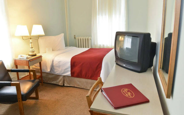 Penn Wells Historic Hotel