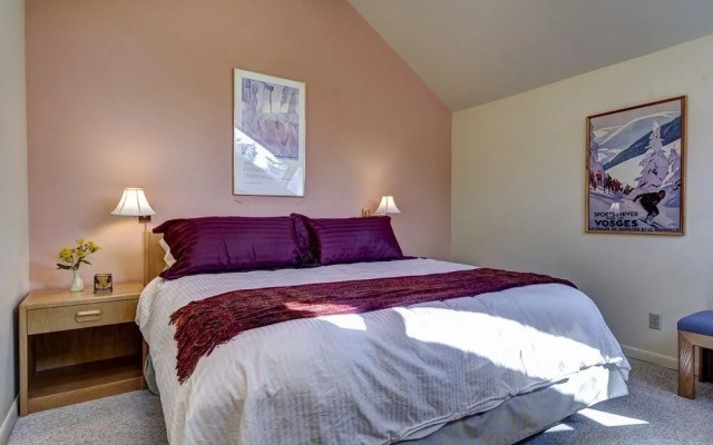 1115 Lowell Avenue 4 Bedroom Condo